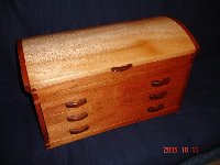 Isn't the grain on the lid just incredible?